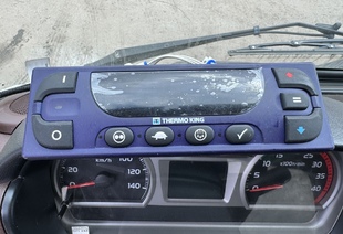 HINO 700 (18т) 4×2 РЕФРИЖЕРАТОР ХОУ THERMO KING T-1080